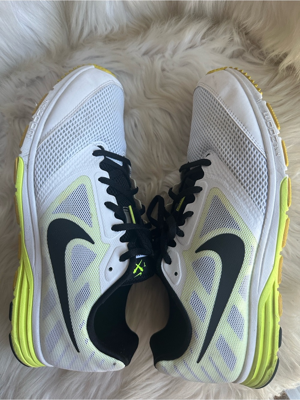 Nike Zoom Men's White and Neon Yellow Running Sneakers with Black Swoosh/12
